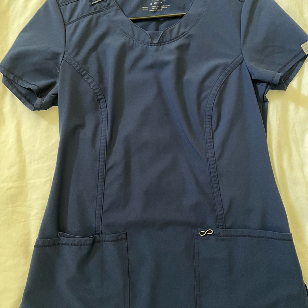 Cherokee Infinity Scrub Tops XS